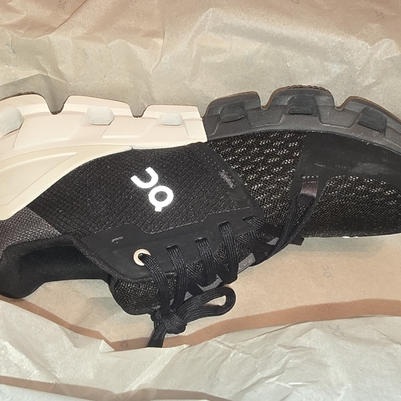 OnCloud Cloudflyer 4 size 8 Wide - Picture 4 of 6